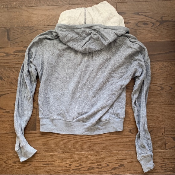 Turtle neck Aritzia Sweater. - Picture 3 of 4